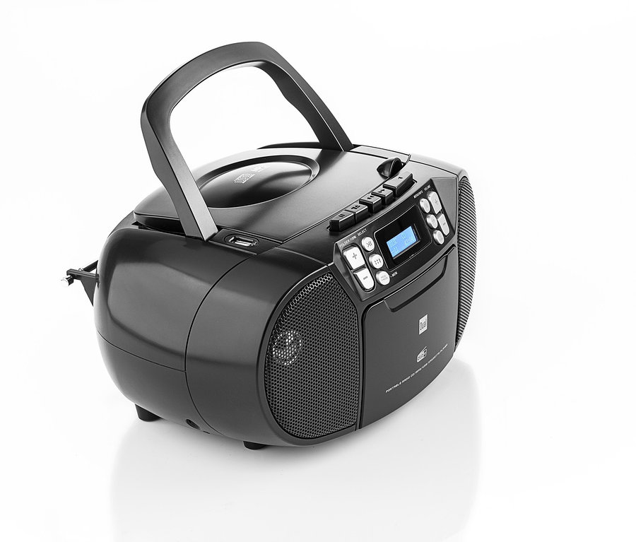 Schwarzer Dual-Boombox mit CD-Player »DAB-P210« auf weißem Hintergrund.