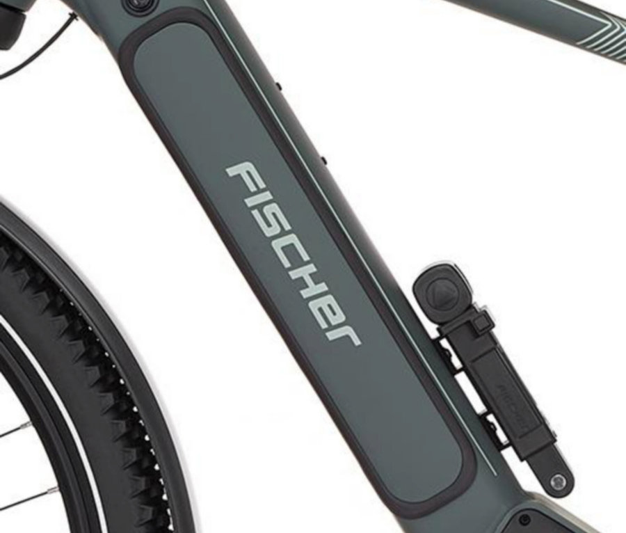 Detailansicht eines FISCHER ATB E-Bike TERRA 6.8i ULTIMATE, 55 cm, mit Fokus auf Rahmen und Reifen.