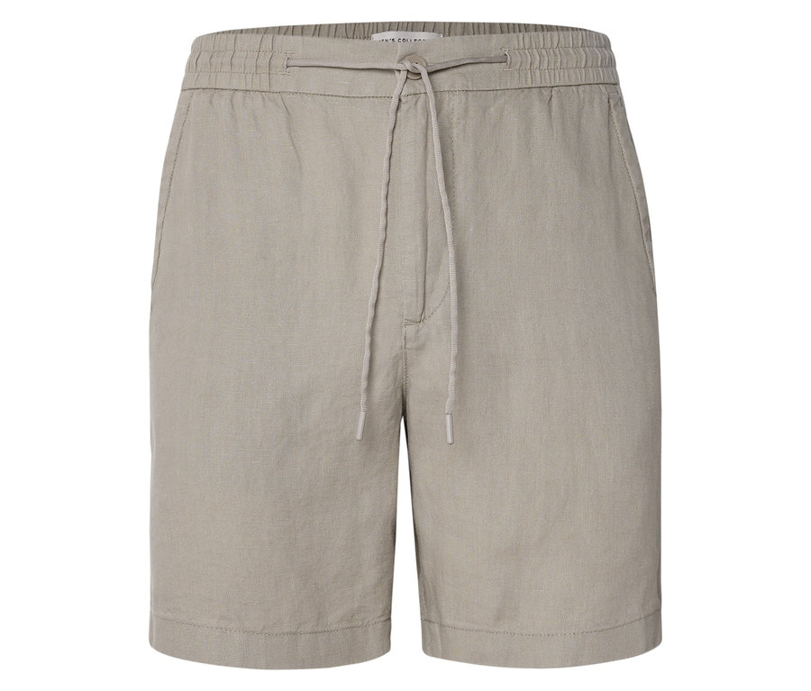 Nahaufnahme einer beigen Shorts mit Kordelzug.