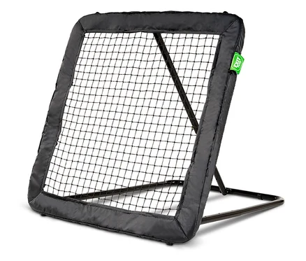 Schwarzes, rechteckiges Fußballtor mit Netz und grünem Logo auf weißem Hintergrund.