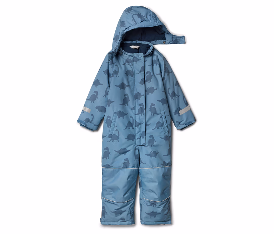 Blauer Schneeanzug mit Kapuze und Dinosaurier-Muster, reflektierende Streifen an Ärmeln und Beinen.