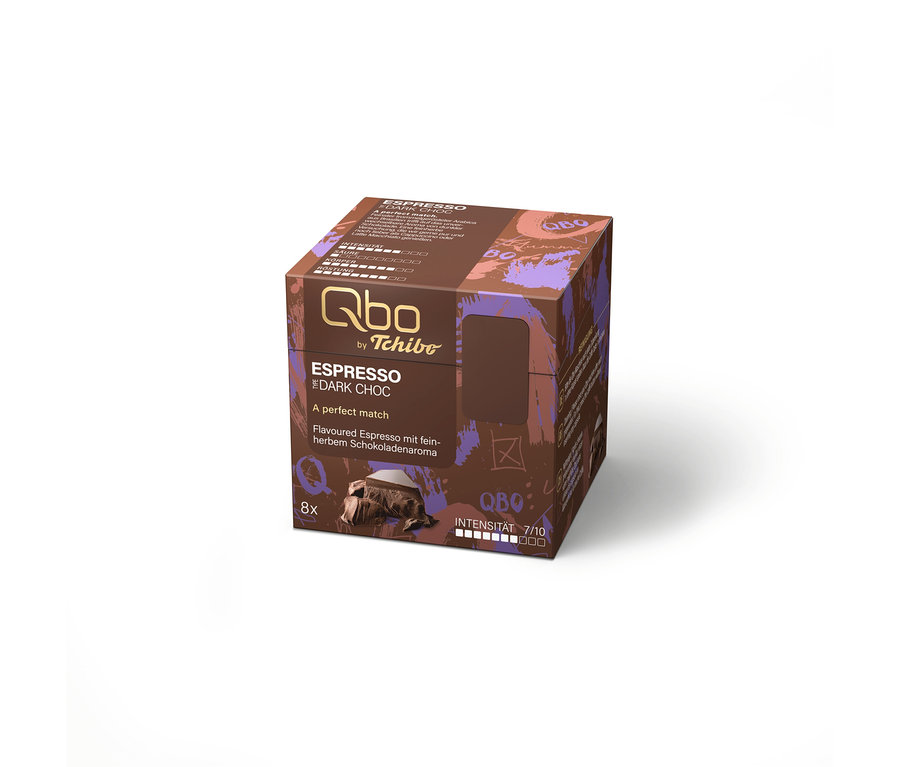 Dunkelbraune und violette Qbo Flavoured Espresso Dark Choc Packung mit 8 Kapseln und Schokoladenaroma, Intensität 7/10.