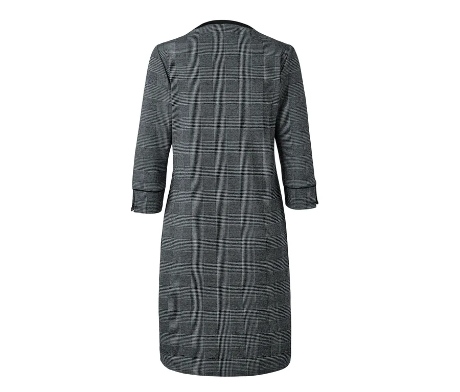 Detailansicht eines Sweatkleids mit 3/4-Arm.