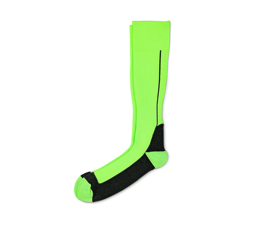 Grüne Sport-Kompressionsstrümpfe.