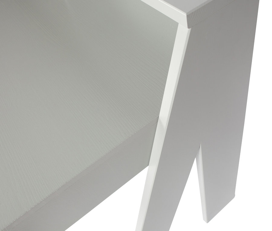 Detailansicht vom grauen Schreibtisch »Connect«.