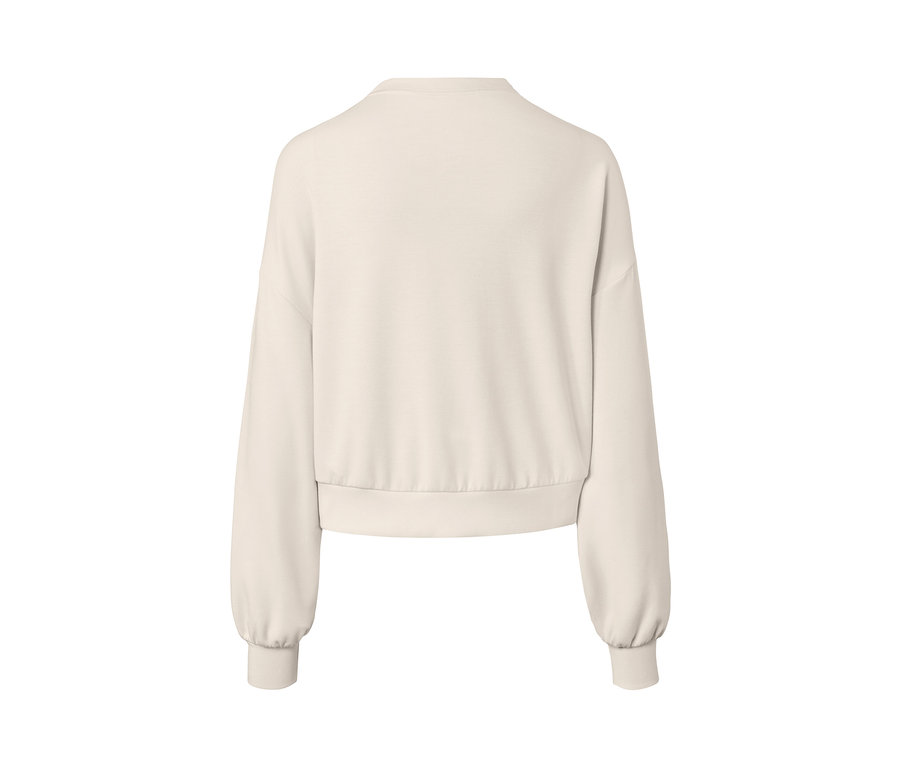 Ein extraweicher, beiger Sweatpullover.