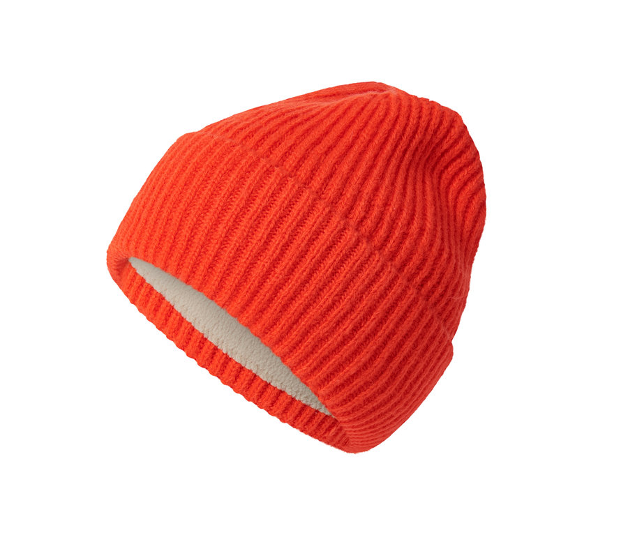 Orange Strickmütze.