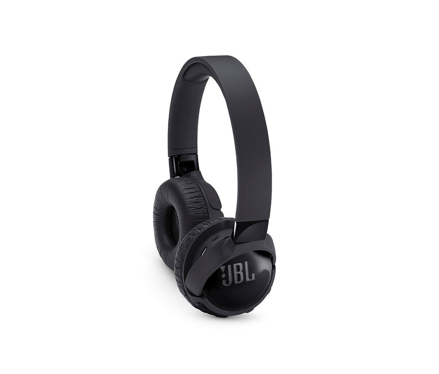 Nahaufnahme eines schwarzen JBL TUNE 600BTNC Bügelkopfhörers.