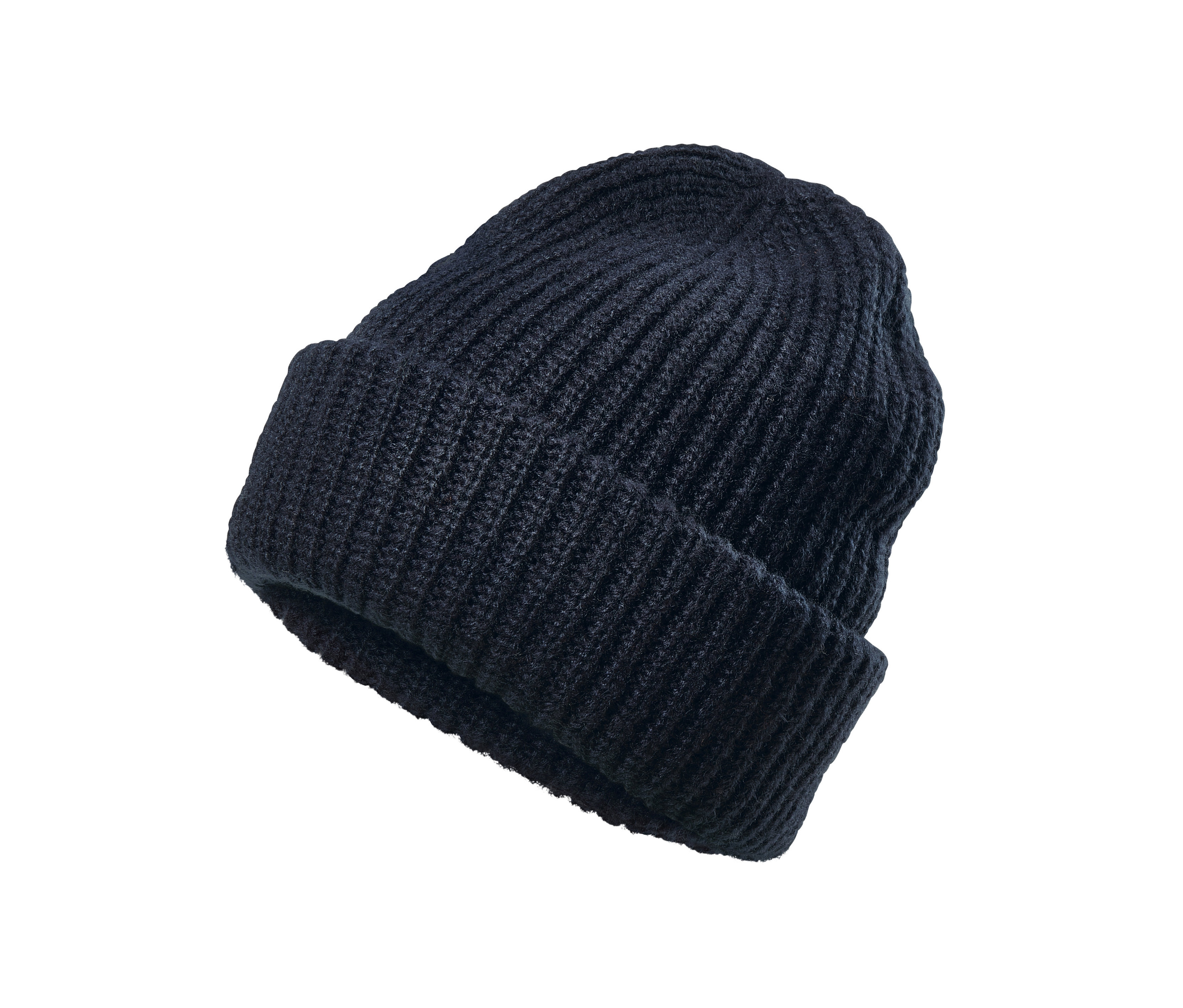 Eine marineblaue Beanie-Strickmütze auf weißem Hintergrund.