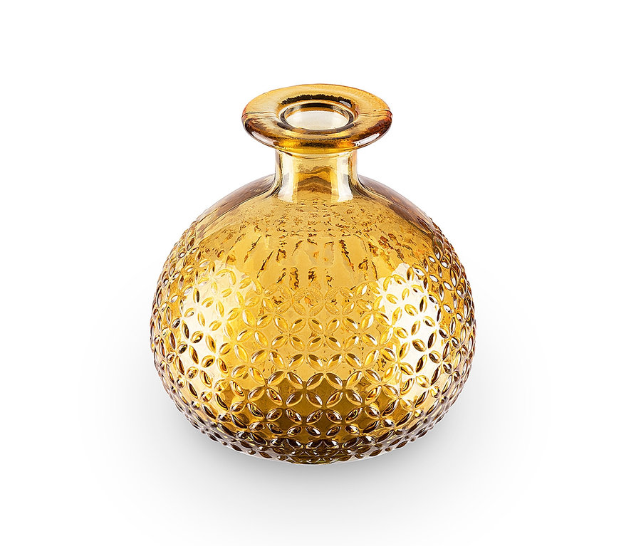 Eine orangefarbene Vase, Höhe ca. 12 cm, mit einem Reliefmuster auf der Oberfläche.