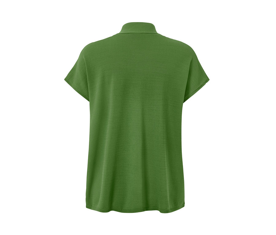 Rückansicht eines grünen, kurzärmligen Cardigans.