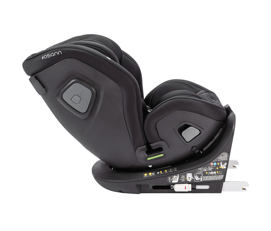 Ein schwarzer Osann Flame360 Kindersitz.