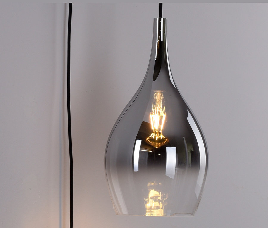 Paul Neuhaus Wandleuchte »Pilua« an der Wand.