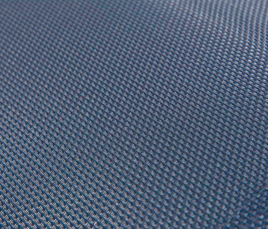 Nahaufnahme des blauen Bezugsstoffes der Leco Sonnenliege »Katharina«.