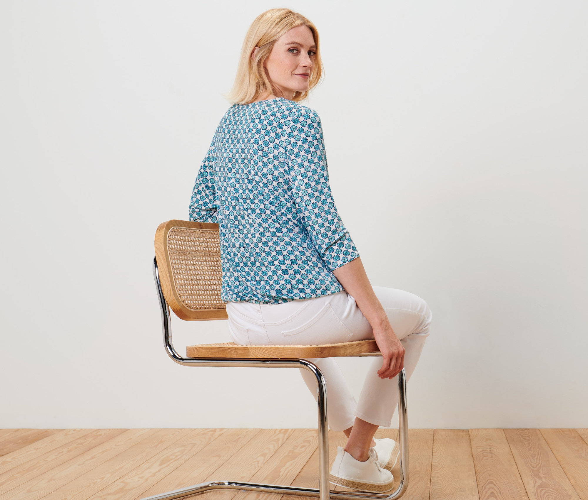 Thumbnail - Tchibo - Blusenshirt mit Alloverprint - Damen - Gr. M - weiß/print