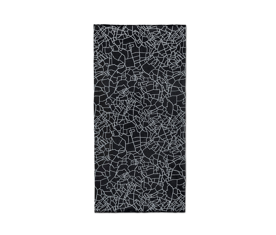 Schwarzes, reflektierendes Multifunktionstuch.