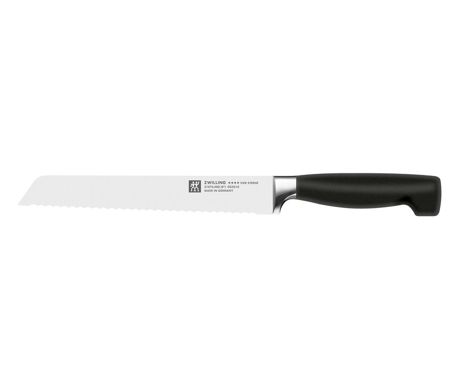 Nahaufnahme eines ZWILLING Brotmessers mit schwarzem Griff.