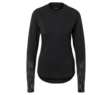 Schwarzes Langarmshirt mit Muster an den Ärmeln.