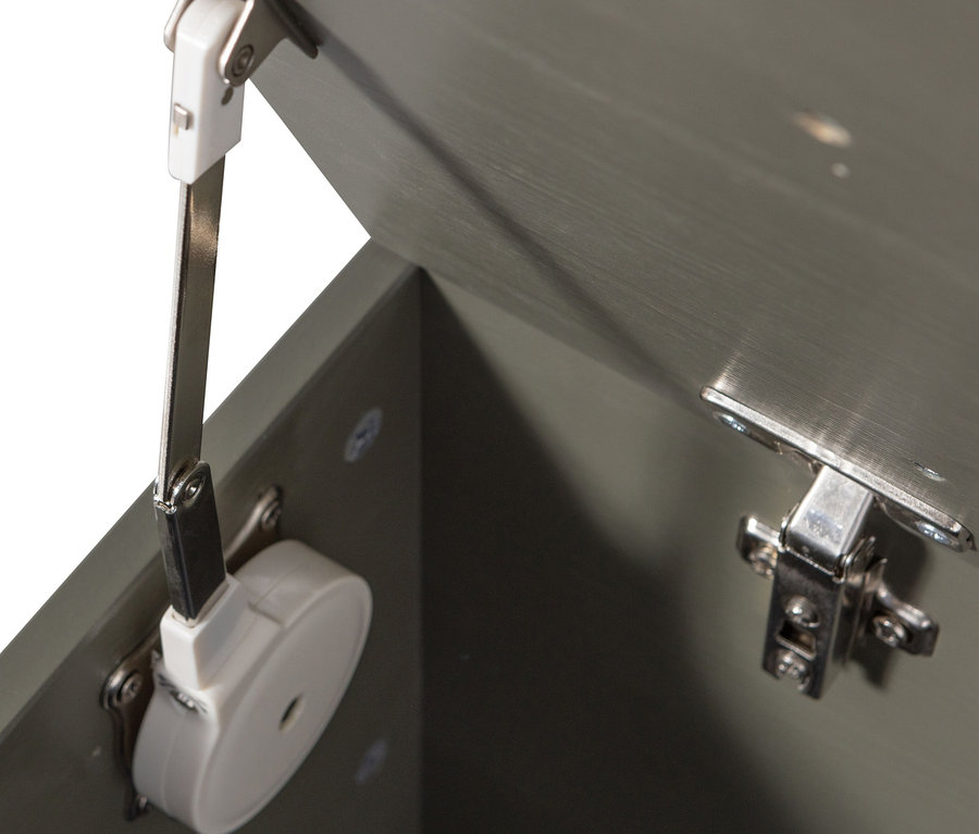 Detailansicht des Innenraums der Woood Aufbewahrungskiste »Bobby«.