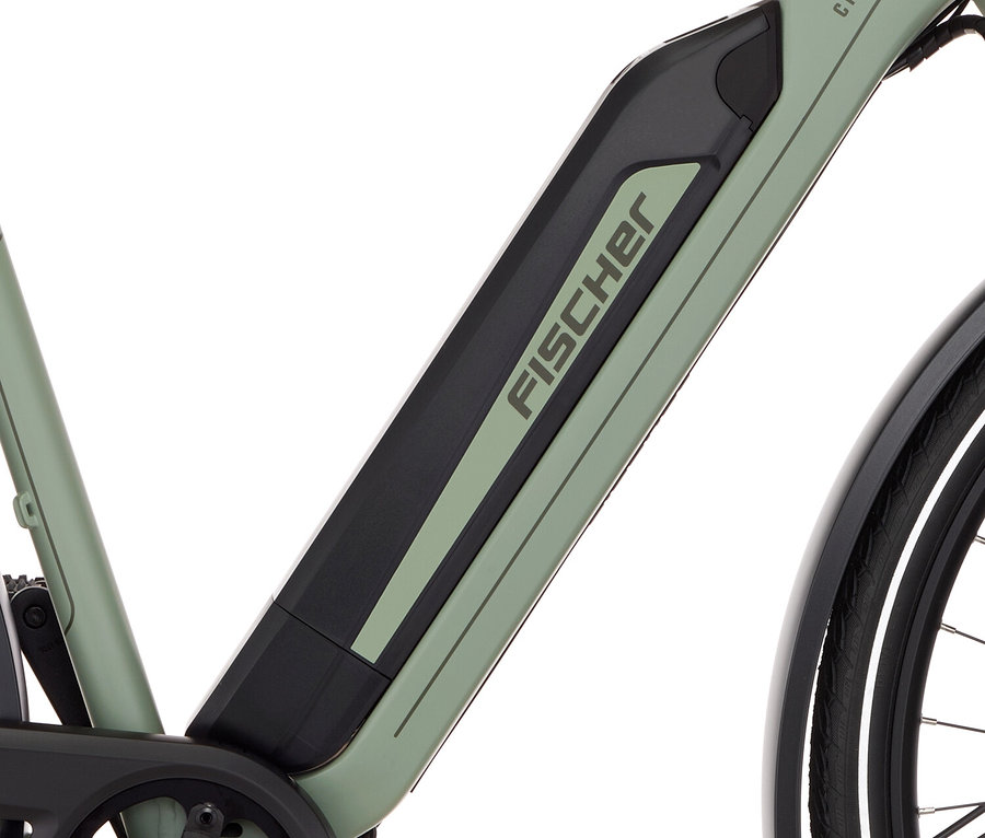 Detailansicht eines Fischer CITA 2403 CB, 50 cm oder 43 cm E-Bikes in Grün mit schwarzem Akku.