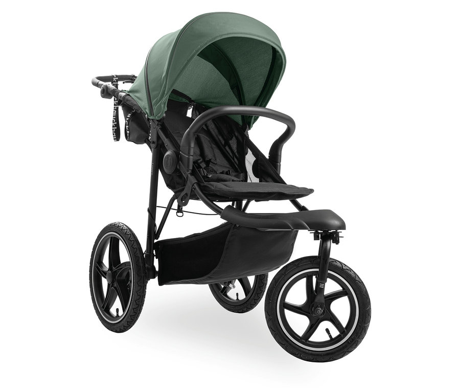 Ein grüner Kinderwagen mit schwarzen Rädern und Rahmen steht vor einem weißen Hintergrund.