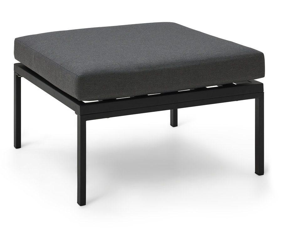 Ein grauer Hocker mit schwarzem Metallgestell steht auf einem weißen Hintergrund.