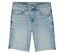 Helle Jeansshorts mit hochgekrempeltem Saum und Taschen vorne und hinten.