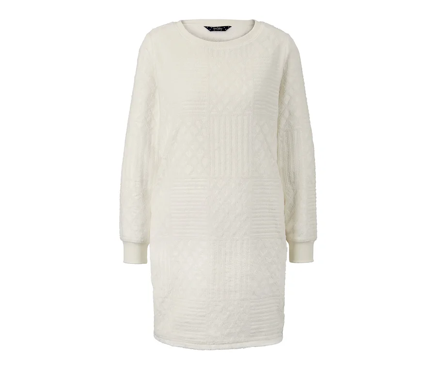Ein Kuschelsweater mit langen Ärmeln und strukturierter Oberfläche.