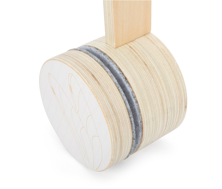 Detailaufnahme des Holzmobiles mit Halterung "Seaside" von small foot.