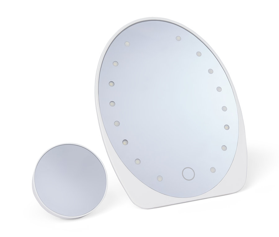 Zwei beleuchtete LED-Kosmetikspiegel auf weißem Hintergrund.