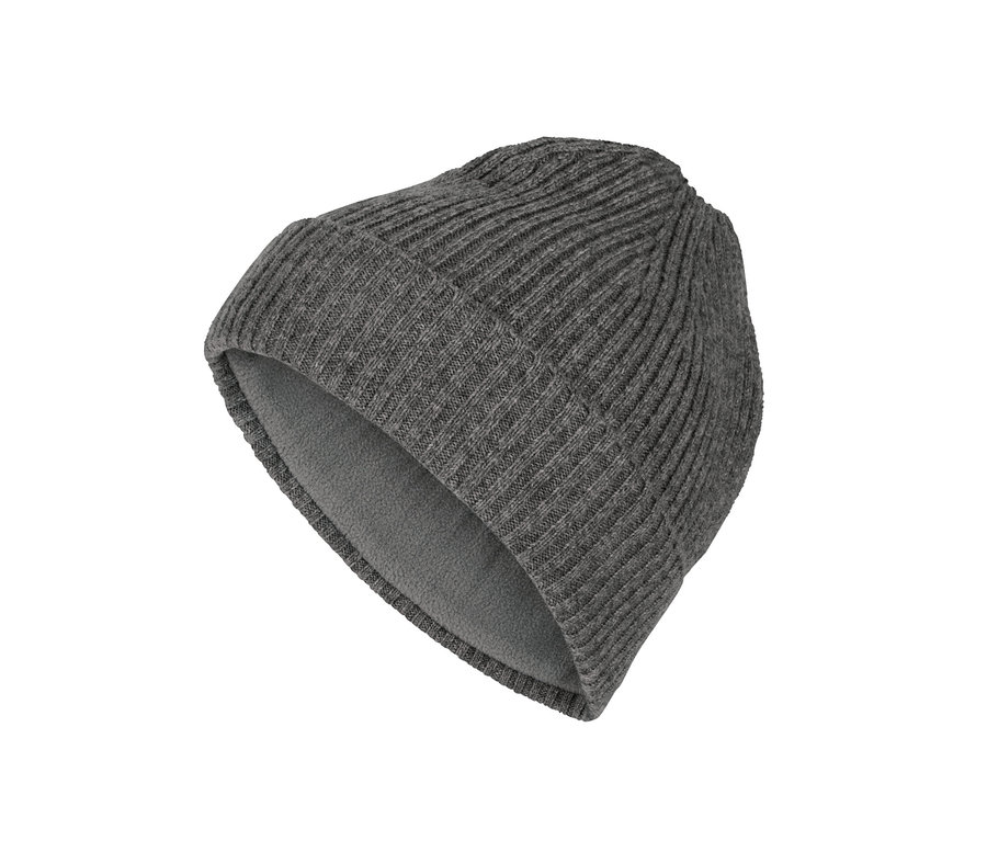 Graue Strickmütze.