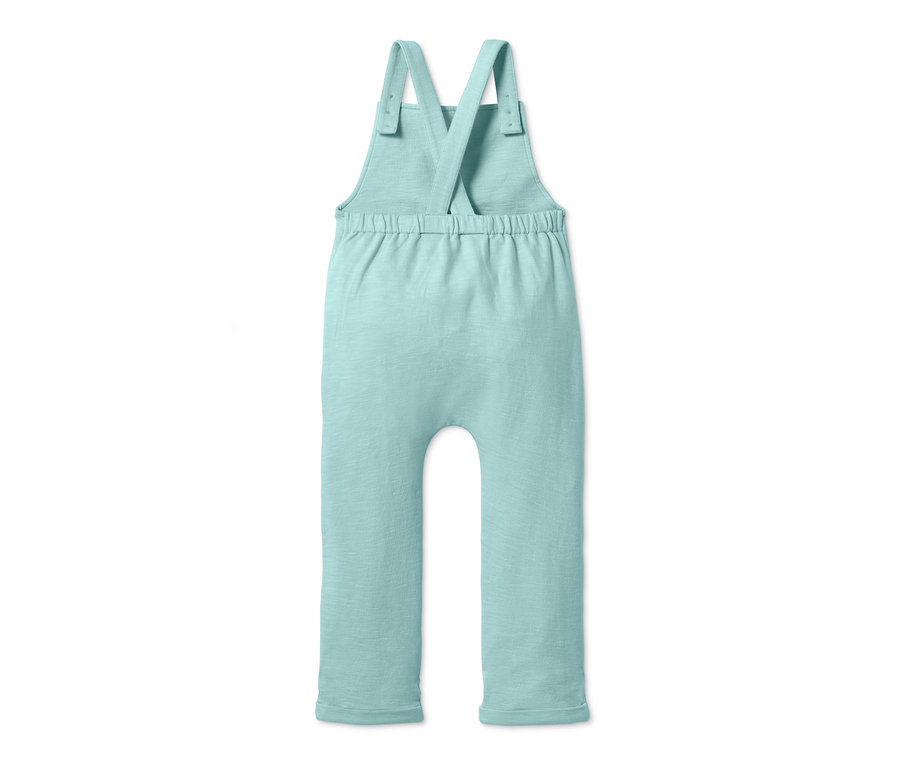 Helle, blaue Baumwoll-Latzhose.