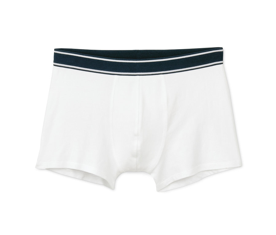 Weiße Slipboxer mit dunkelblauem Bund.