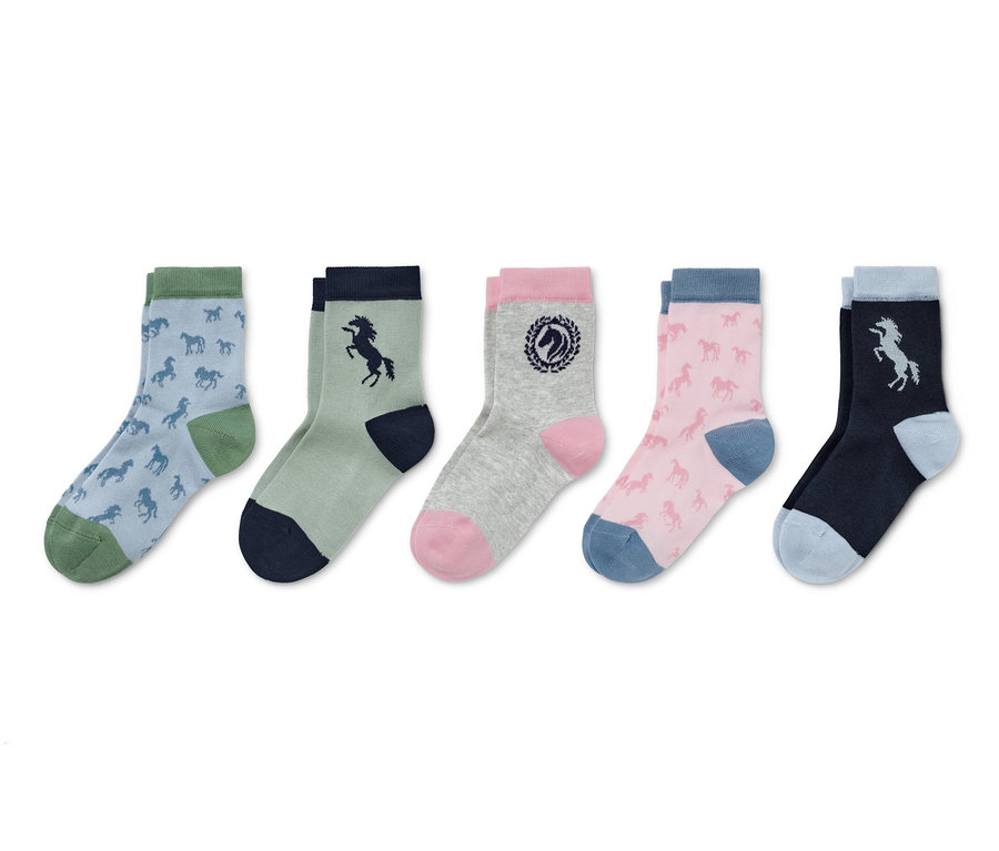 Fünf Paar Socken aus Bio-Baumwolle mit Pferde-Motiven.