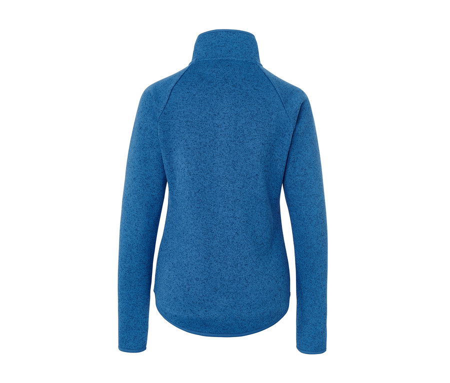 Blaue Strickfleece-Jacke von hinten.