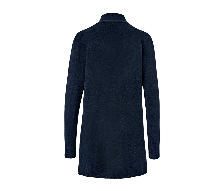 Detailansicht der Rückseite des offenen Longcardigans.