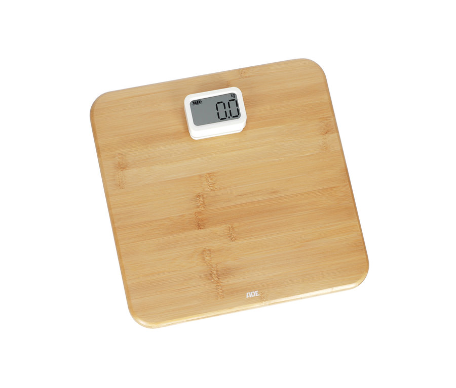 ADE Digitale Bambus-Personenwaage auf weißem Hintergrund.