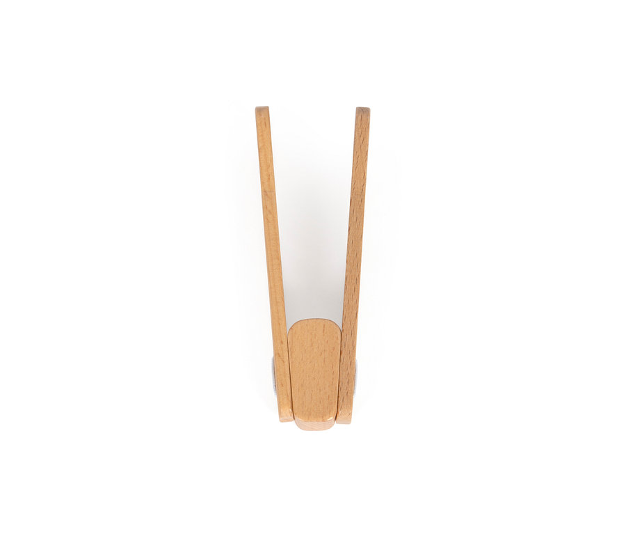 Holzzange vom small foot Waffeleisen-Set »tasty«.