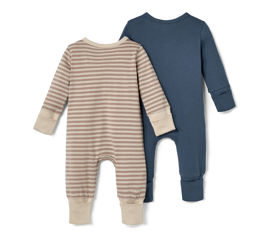 Zwei Baby-Pyjamas, mittelblau und gestreift.