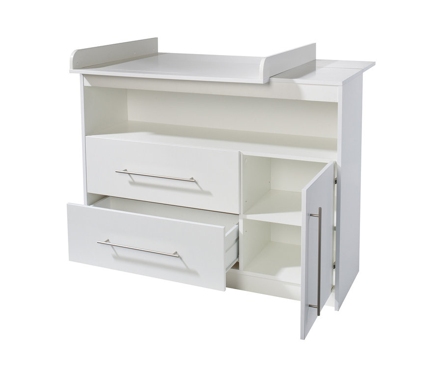 Weiße roba Wickelkommode »Maren« mit 2 Schubladen, eine Schublade ist offen und eine Schranktür ist offen.