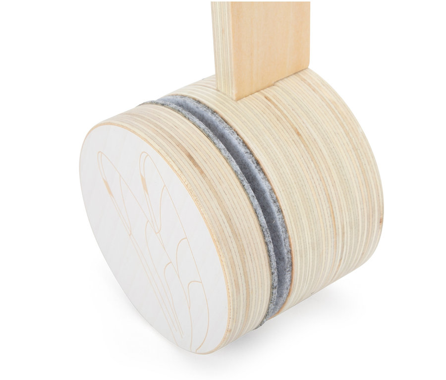 Detailaufnahme des Holzmobiles mit Halterung "Seaside" von small foot.