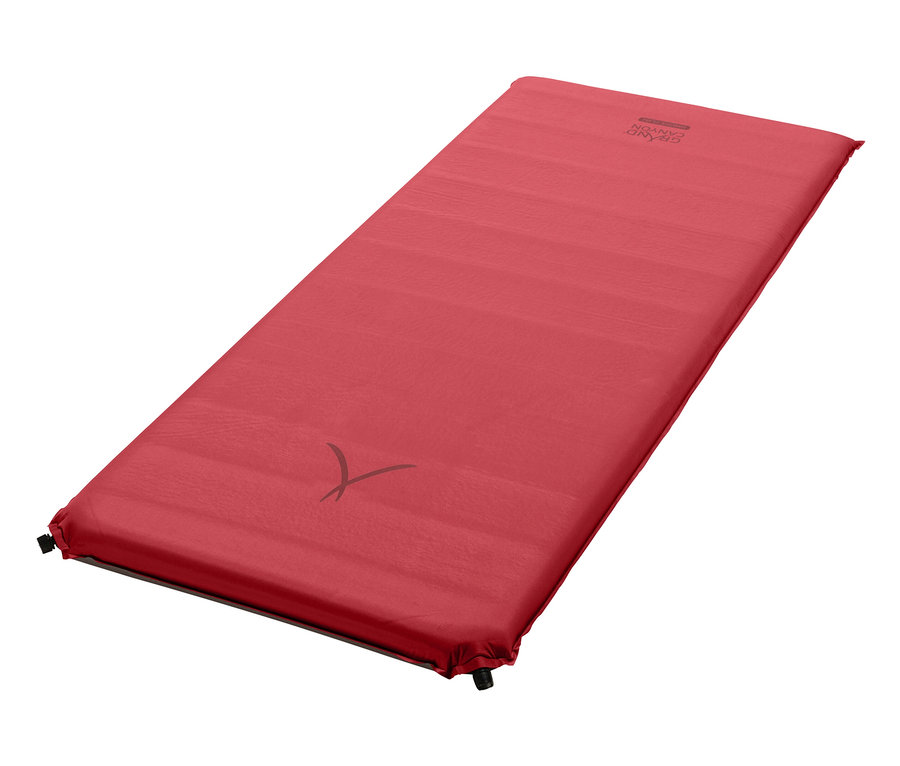 Eine rote Grand Canyon Isomatte »Hancock 7.5 XW« liegt auf einem weißen Hintergrund.