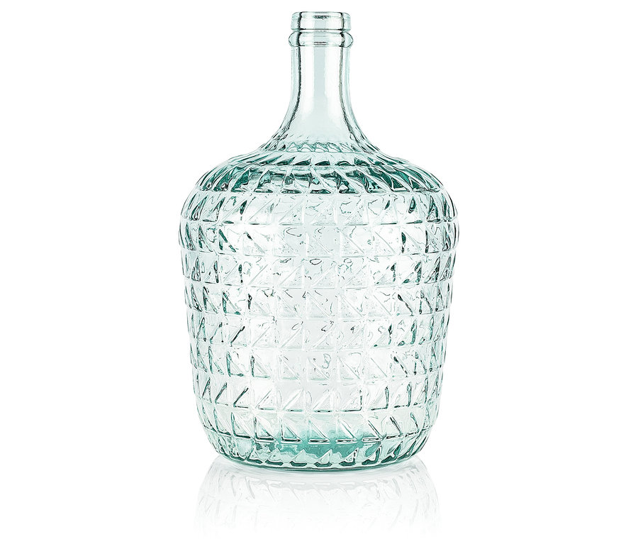 Eine durchsichtige Vase »Valentina« mit geometrischem Muster.
