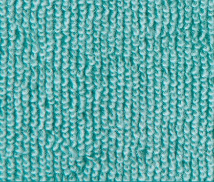 Detailaufnahme eines helltürkisen Frottier-Kleids.