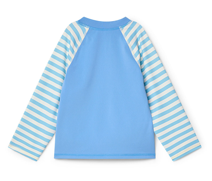 Hellblaues, langärmliges Shirt mit weißen Streifen an den Ärmeln.