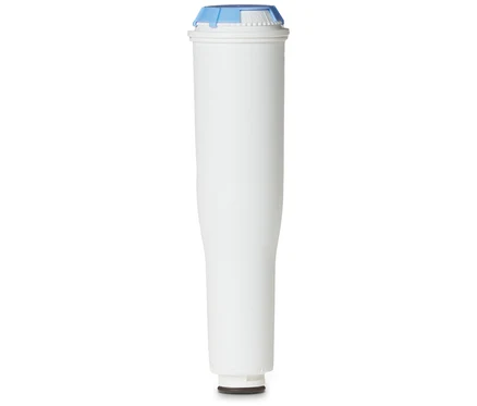 Weißer WMF Wasserfilter für 950 S mit blauem Deckel auf weißem Grund.