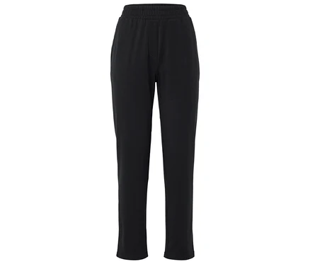 Eine schwarze Stoffhose mit Gummizug vor einem weißen Hintergrund.