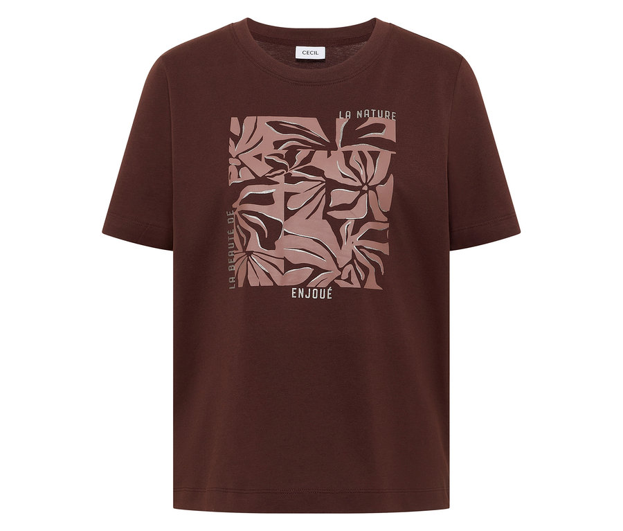 Braunes CECIL Placement-Shirt mit einem quadratischen Aufdruck in Rosatönen, der abstrakte Blätter und die Schriftzüge "LA NATURE", "LA BEAUTÉ DE" und "ENJOUÉ" zeigt.
