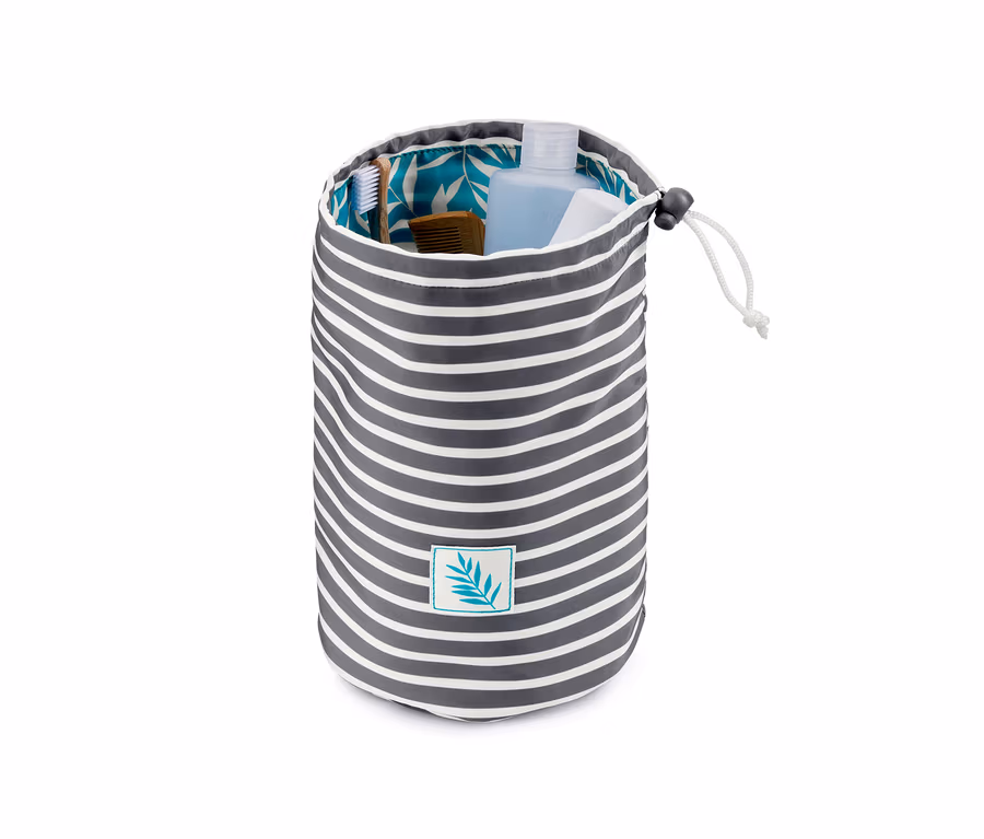 Gestreifte 2-in-1-Kulturtasche mit Toilettenartikeln.