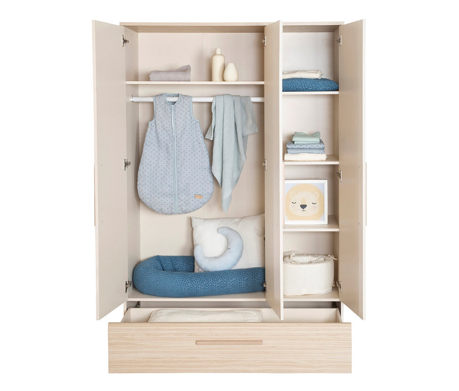 Offener Schrank mit Babykleidung und Accessoires, inklusive roba Set »Sidney« 3-teilig, Kaschmir.